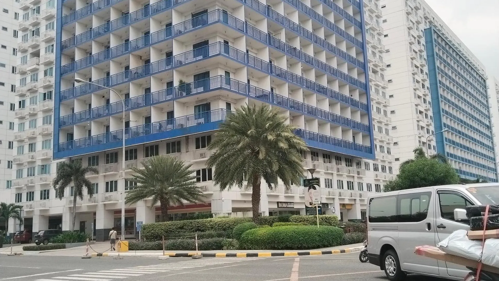 Moa Sea Condotel Manila Apartment